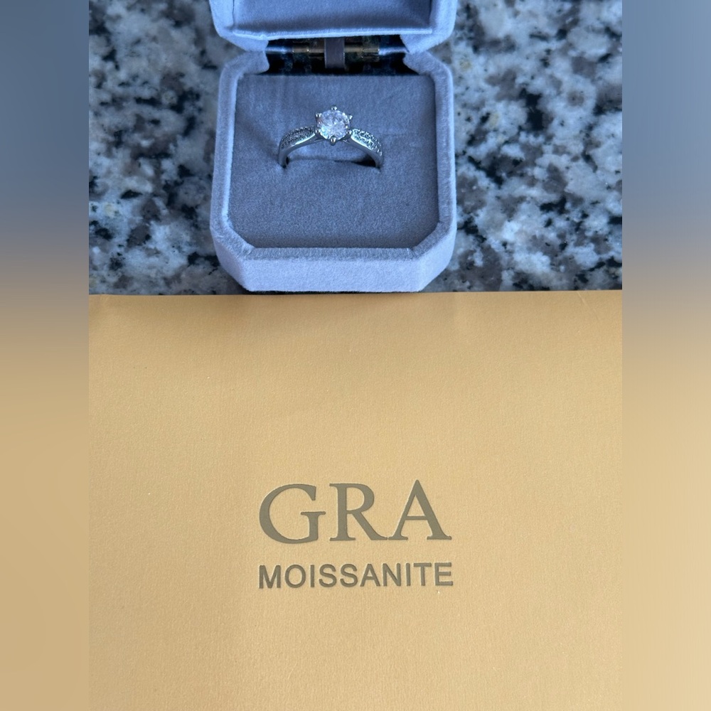 Ring - Picture 2 of 3
